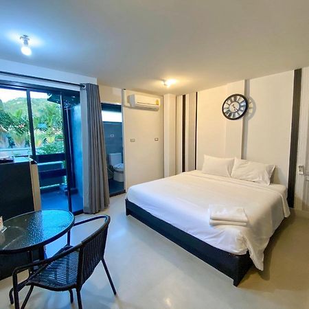 Hotel Beam House à Patong Extérieur photo